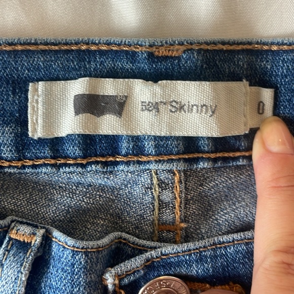 Levi’s 524 Skinny Jeans - Picture 2 of 3